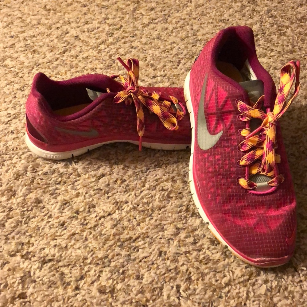 WORN ONCE: Nike running shoes